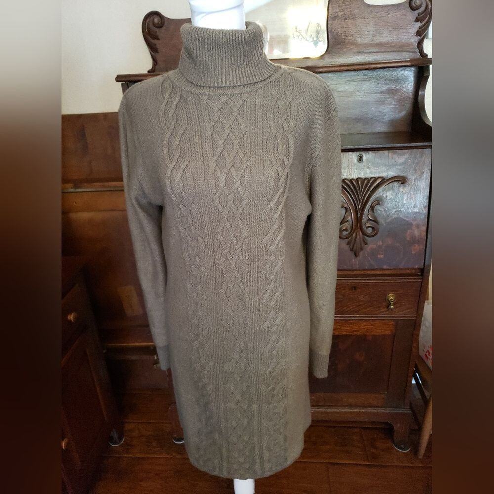 A COMO black large cowl neck sweater in nice gray color
